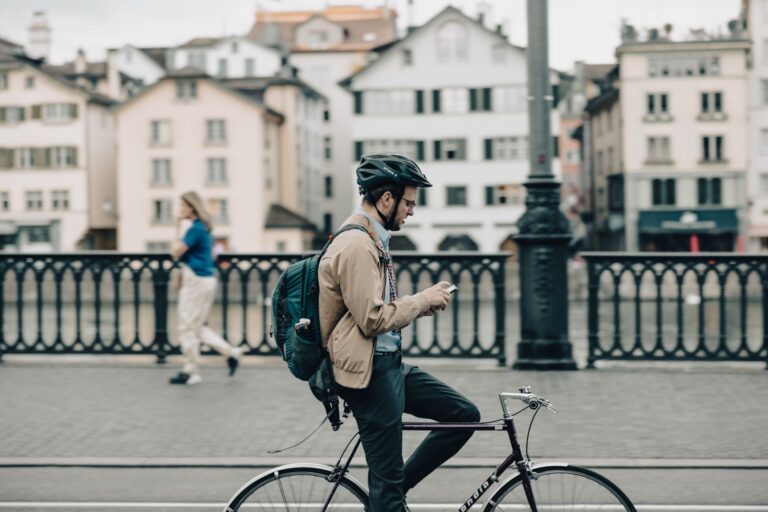 The Cycling Connectivity Crisis Explained in One Statistic: Average US Bike Network Has Gaps Every 0.8 Miles - Featured image