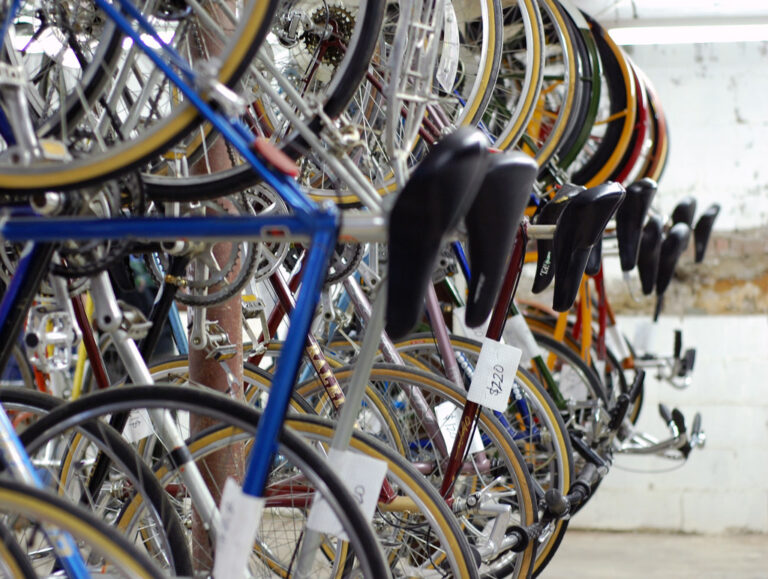 The Cycling Funding Crisis Explained in One Statistic: Federal Bike Spending Equals 1.5% of Highway Spending - Featured image