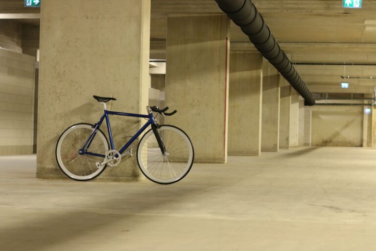 The Urban Cycling Noise Crisis Explained in One Statistic: Cyclists Report 85 Decibel Average Traffic Noise Levels - Featured image