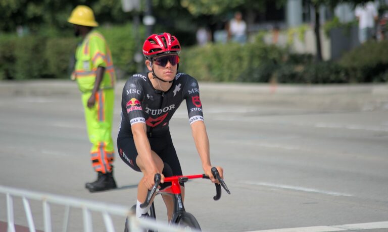 Best cycling bib shorts for road racing and long-distance rides - Featured image