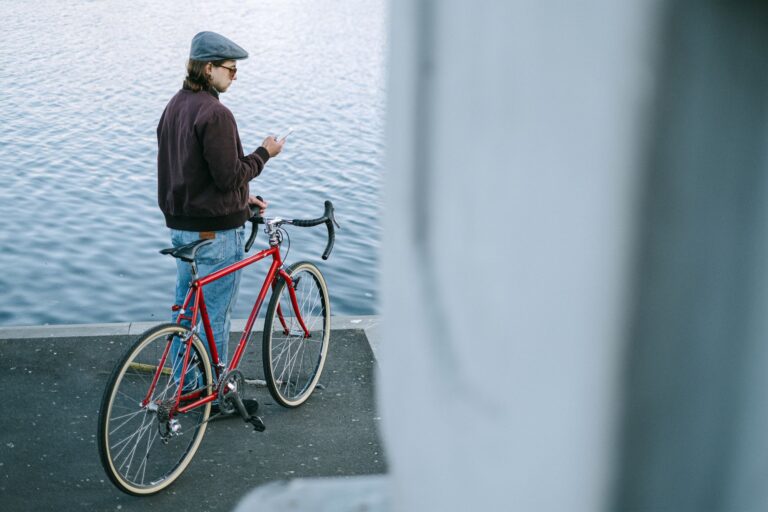 Fact Check: Is a 15-Pound Road Bike Really Noticeably Faster Than a 20-Pound Bike? Only on Climbs Over 6% - Featured image