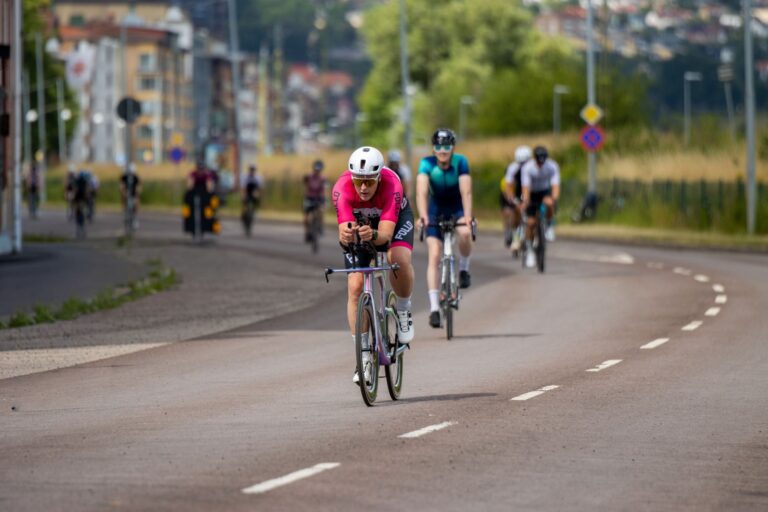 Best Performance Road Bikes for Fast Group Rides and Amateur Racing: What Cyclists Should Compare - Featured image