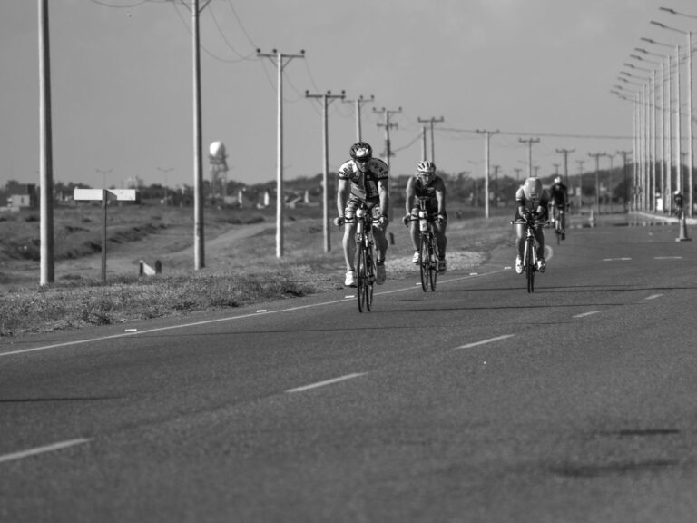 Best Sportive Road Bikes for Organized Endurance Road Events: What Cyclists Should Compare - Featured image