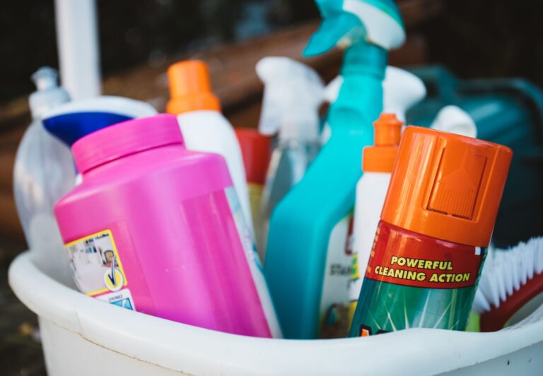 Best Tools and Cleaners for a Road Bike Chain After a Wet Ride: What Cyclists Should Compare - Featured image