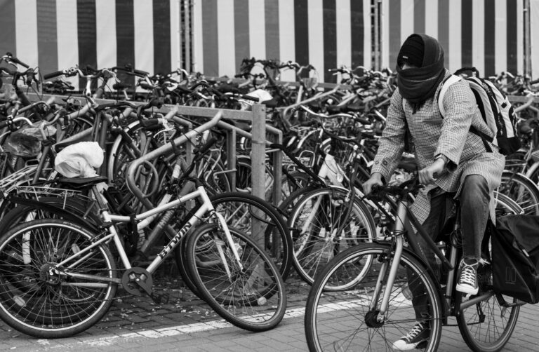 Bike Commuting Checklist for Cyclists: What to Prepare Before You Ride - Featured image