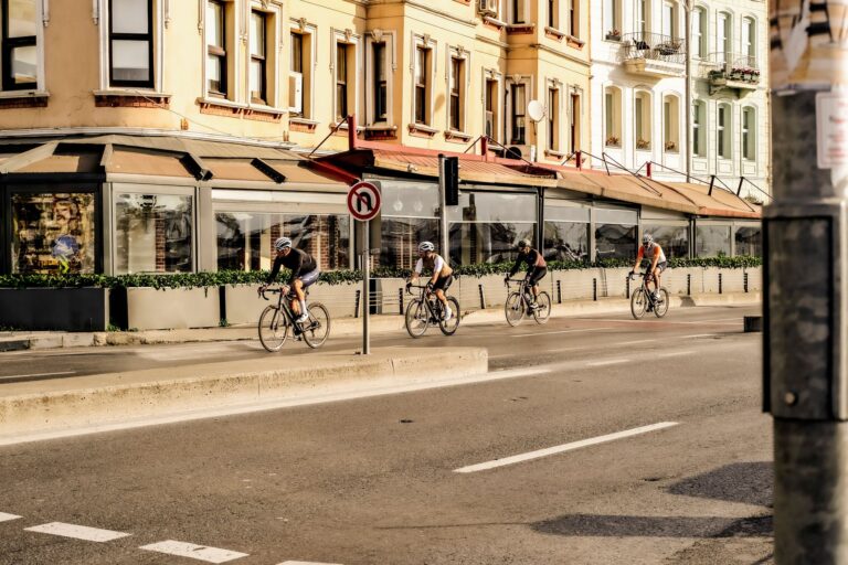 How Cyclists Can Build a Plan for Zone 2 Cycling: Weekly Workouts, Recovery, and Progression - Featured image
