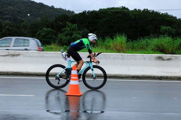 Premium Professional Cycling Bib Shorts: Comfort Technology Review - Featured image