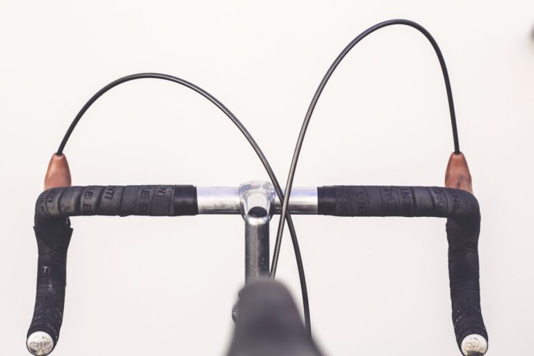 My Bicycle Brakes Squeal Even When the Rims Are Dry - Featured image