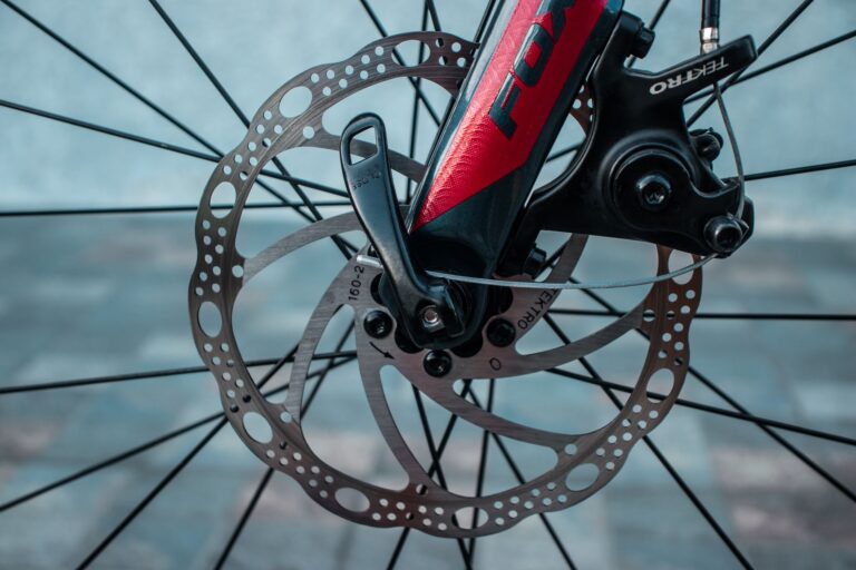 My Bicycle Disc Brake Lever Pulls All the Way to the Handlebar - Featured image