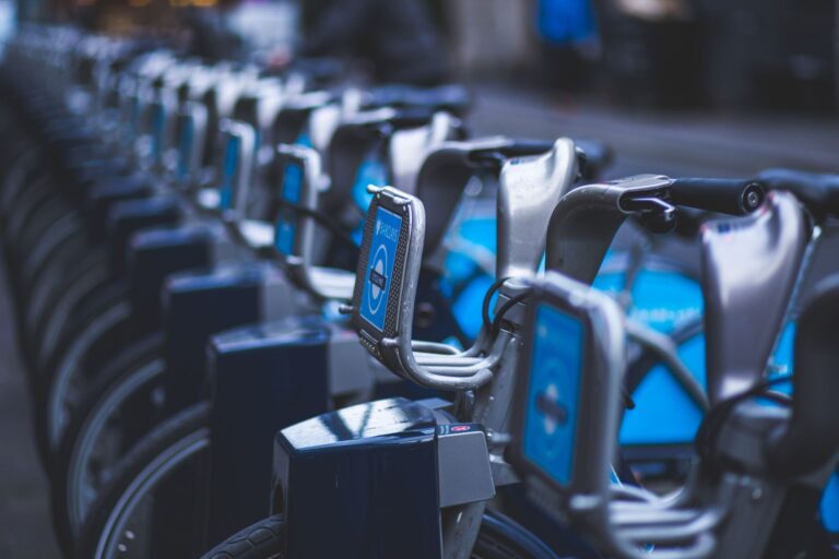 My Bike Headset Knocks When I Hold the Front Brake - Featured image