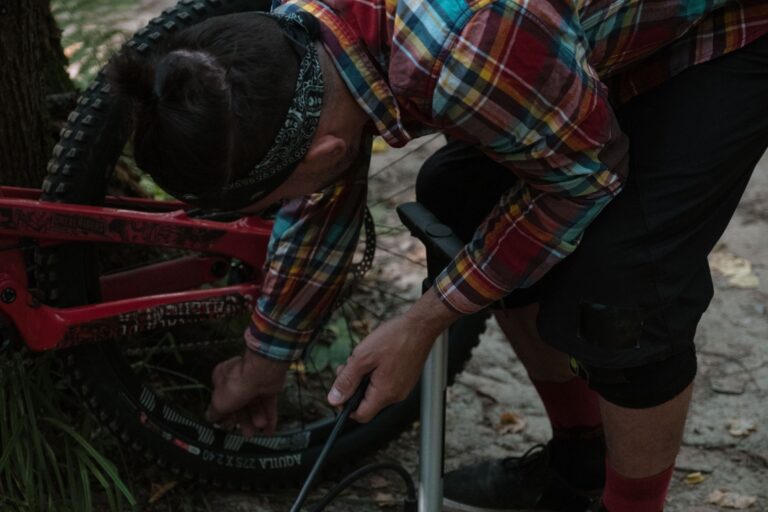 My Tubeless Bike Tire Leaks Air Around the Valve - Featured image