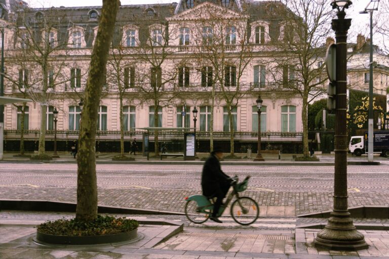 Paris-Nice Cycling Maintenance Guide: Inspection, Cleaning, and Repair - Featured image