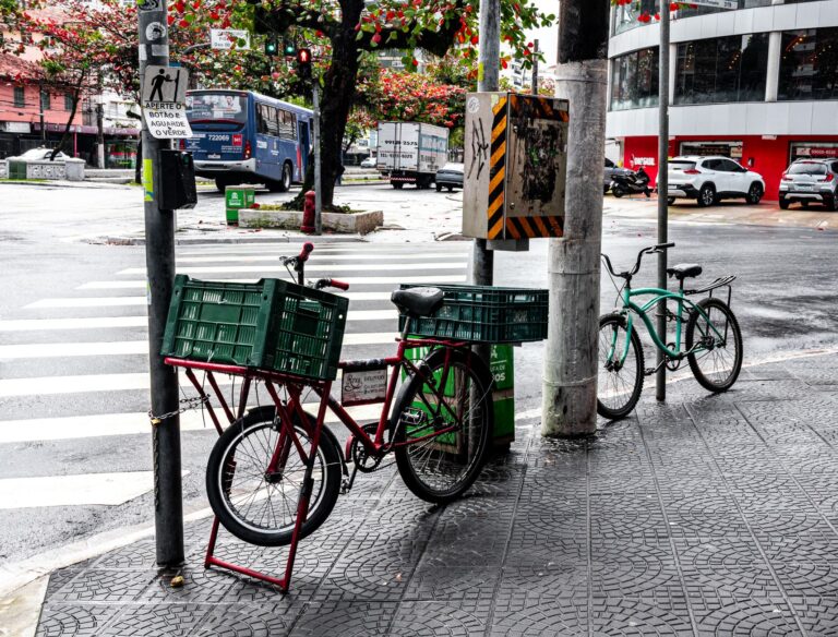 Protected Bike Lane Mistakes: Setup Problems and How to Avoid Them - Featured image