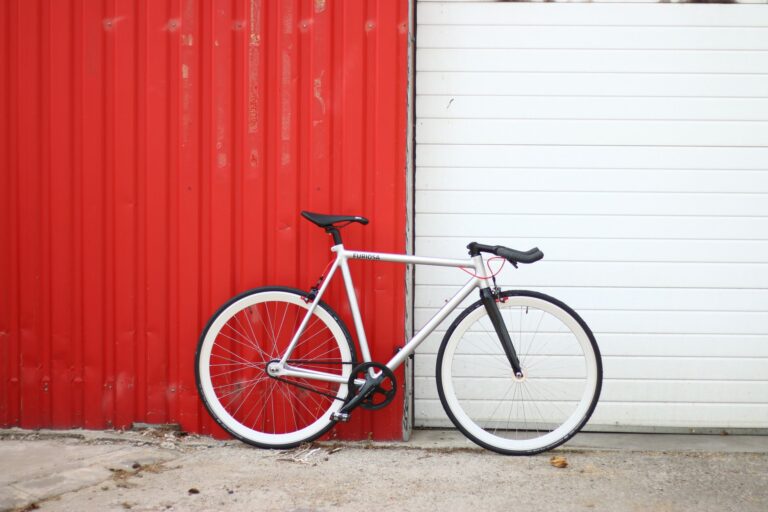 Single-Speed Bike Ownership Guide: Setup, Maintenance, Upgrades, and Common Tradeoffs - Featured image