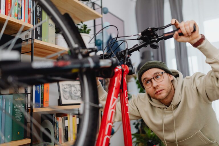 Best Tools and Cleaners for a Drip-Wax Bike Chain: What Cyclists Should Compare - Featured image