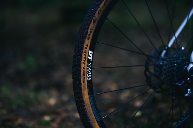 Gravel Bike vs Road Bike: Which Gear Setup Fits Your Riding? - Featured image