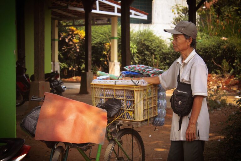 How to Inspect a Longtail Cargo Bike Before Buying: Frame, Wheels, Drivetrain, Brakes, and Fit - Featured image