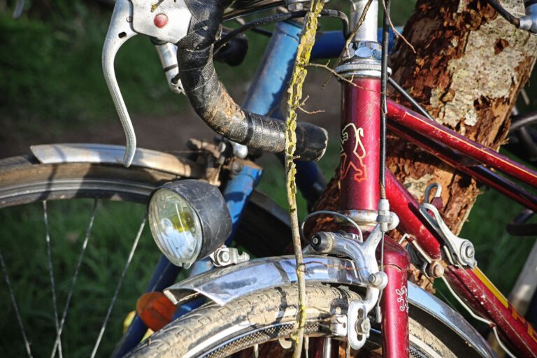 My Bicycle Fenders Rattle on Every Bump - Featured image
